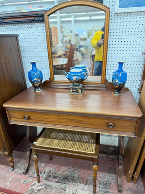 Berkey & Gay Mahogany Vanity Set with Mirror – Cherished Possessions
