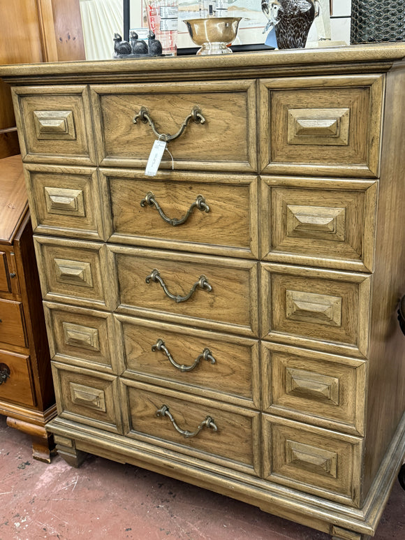 thomasville dresser Vintage French Provincial 9-drawer Sideboard Buffet 77 Long A classic statement piece with an effortlessly collected feel Four Drawer Mahogany Chest from