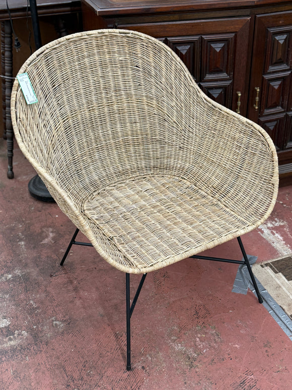 Modern Rounded Wicker Chair