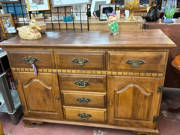 Buffet with Five Drawers & Two Doors